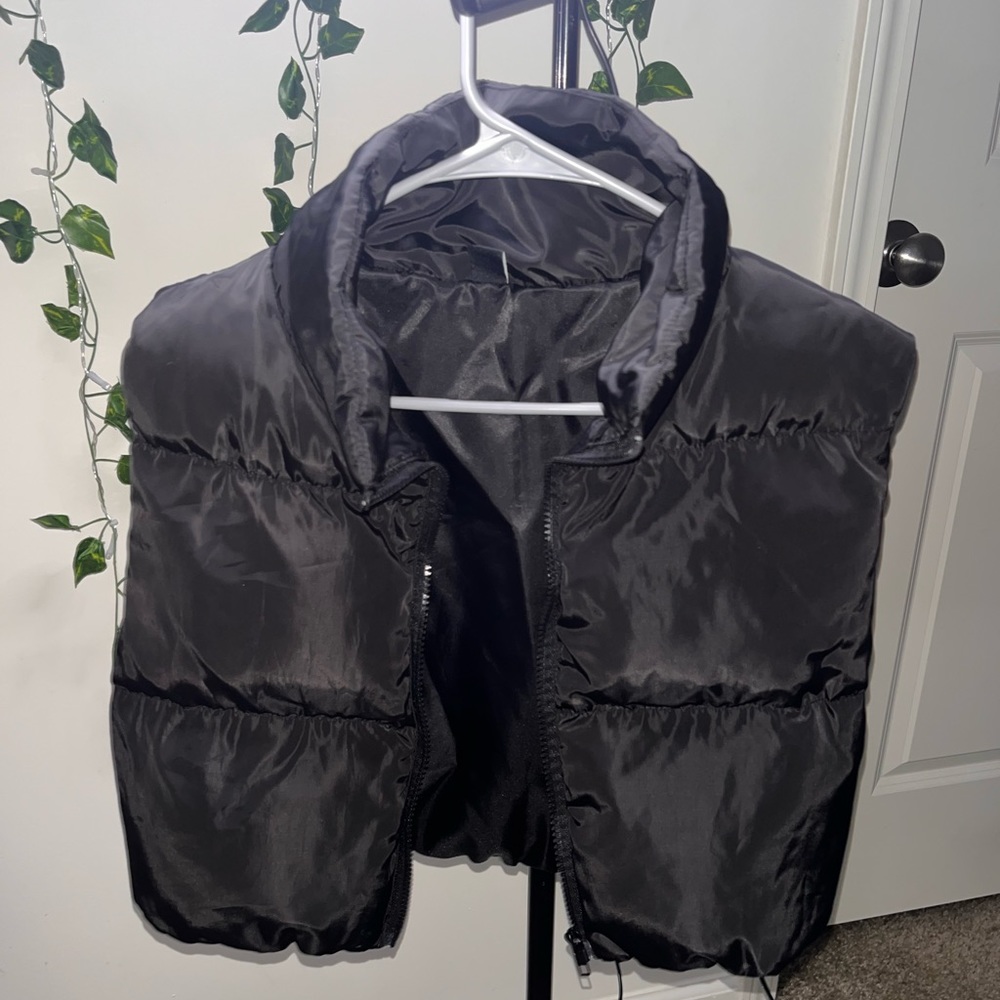 Black Vest size XS , EU 32